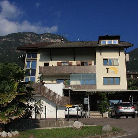 Residence La Terrazza Caldaro Bagian luar foto