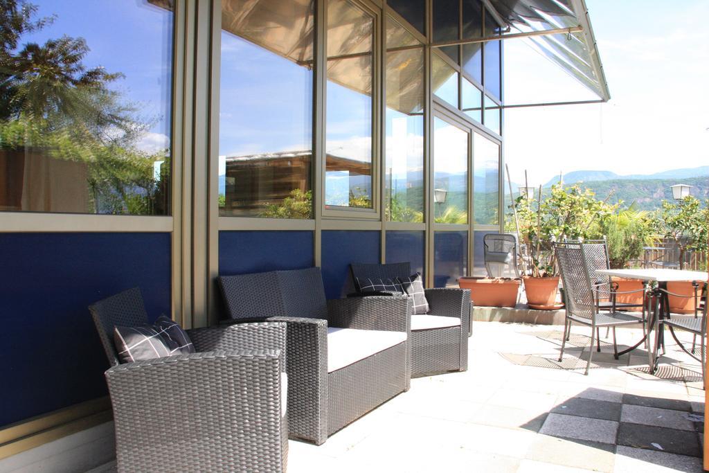 Residence La Terrazza Caldaro Bagian luar foto