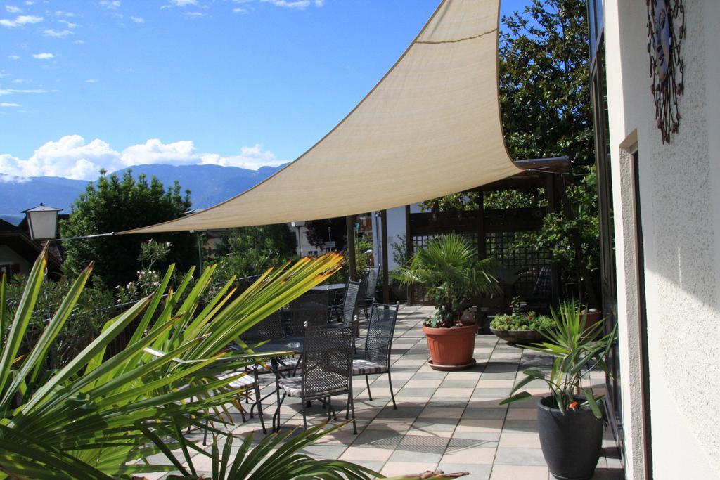 Residence La Terrazza Caldaro Bagian luar foto