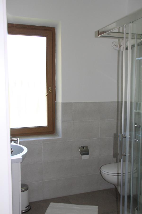Residence La Terrazza Caldaro Bagian luar foto
